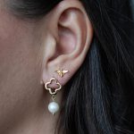Earrings: classical flower