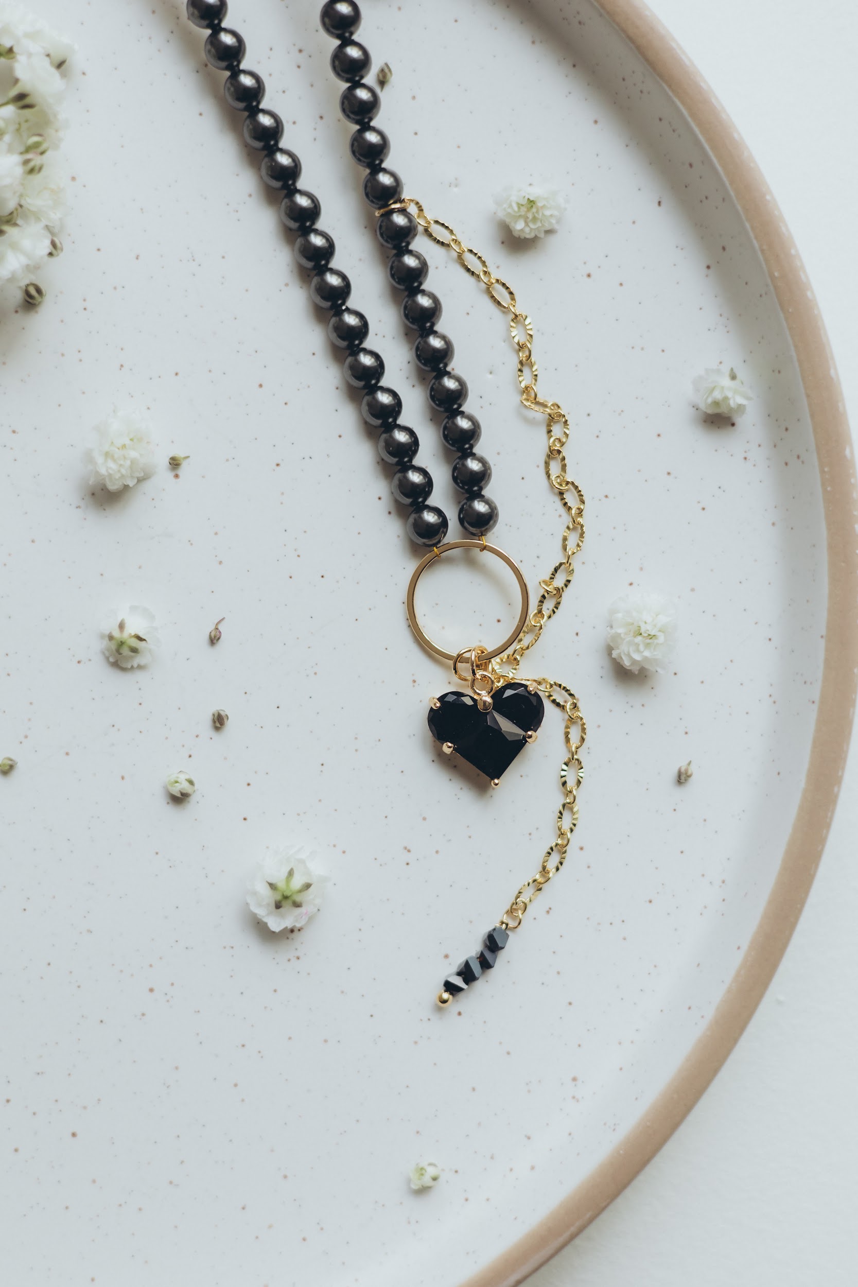 ilzekronefoto-2358 Necklace: Night with a crystal heart - Image 1