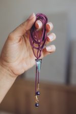 Violeta aukliņa ar Spike kristālu